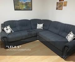 Tamno siva ugaona garnitura LELA S sa cvetnim ukrasnim jastucima — Salon nameštaja MATA